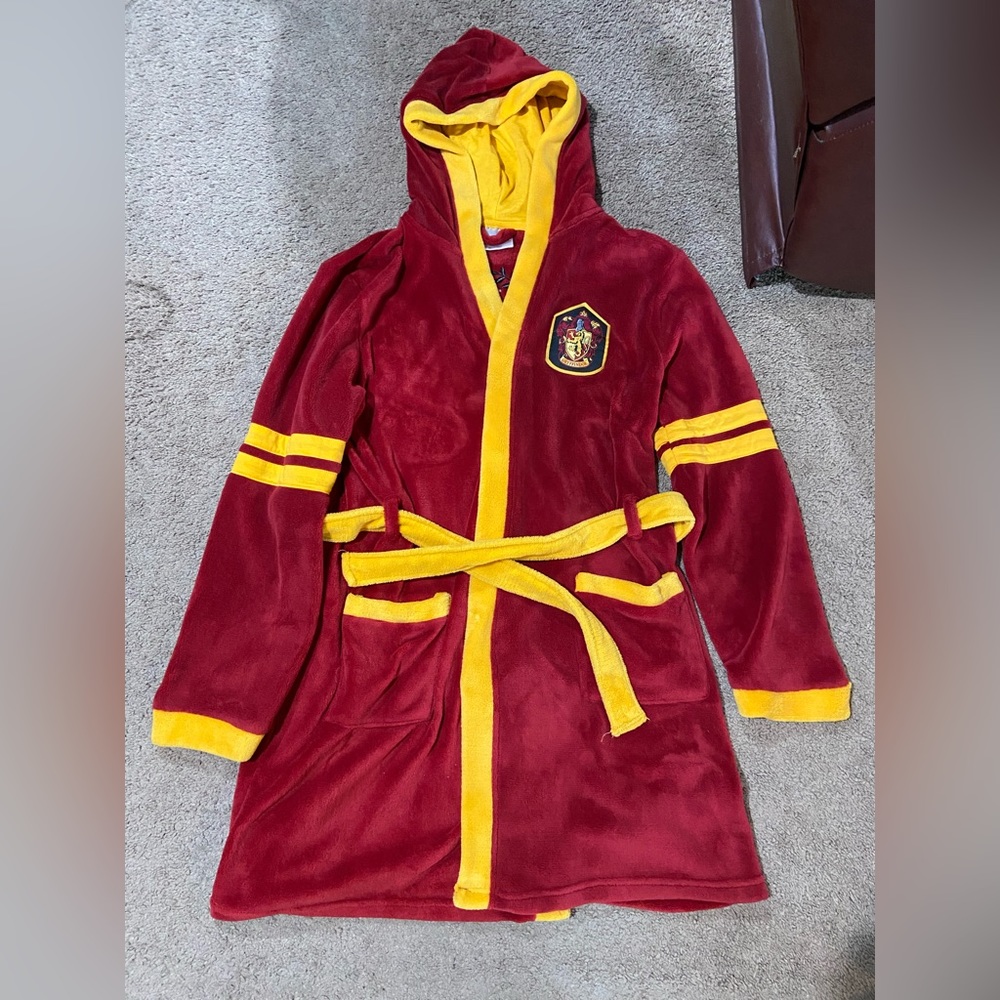 Harry Potter Gryffindor Embroidered Plush Hood Robe Unisex Size L/XL Red/Yellow